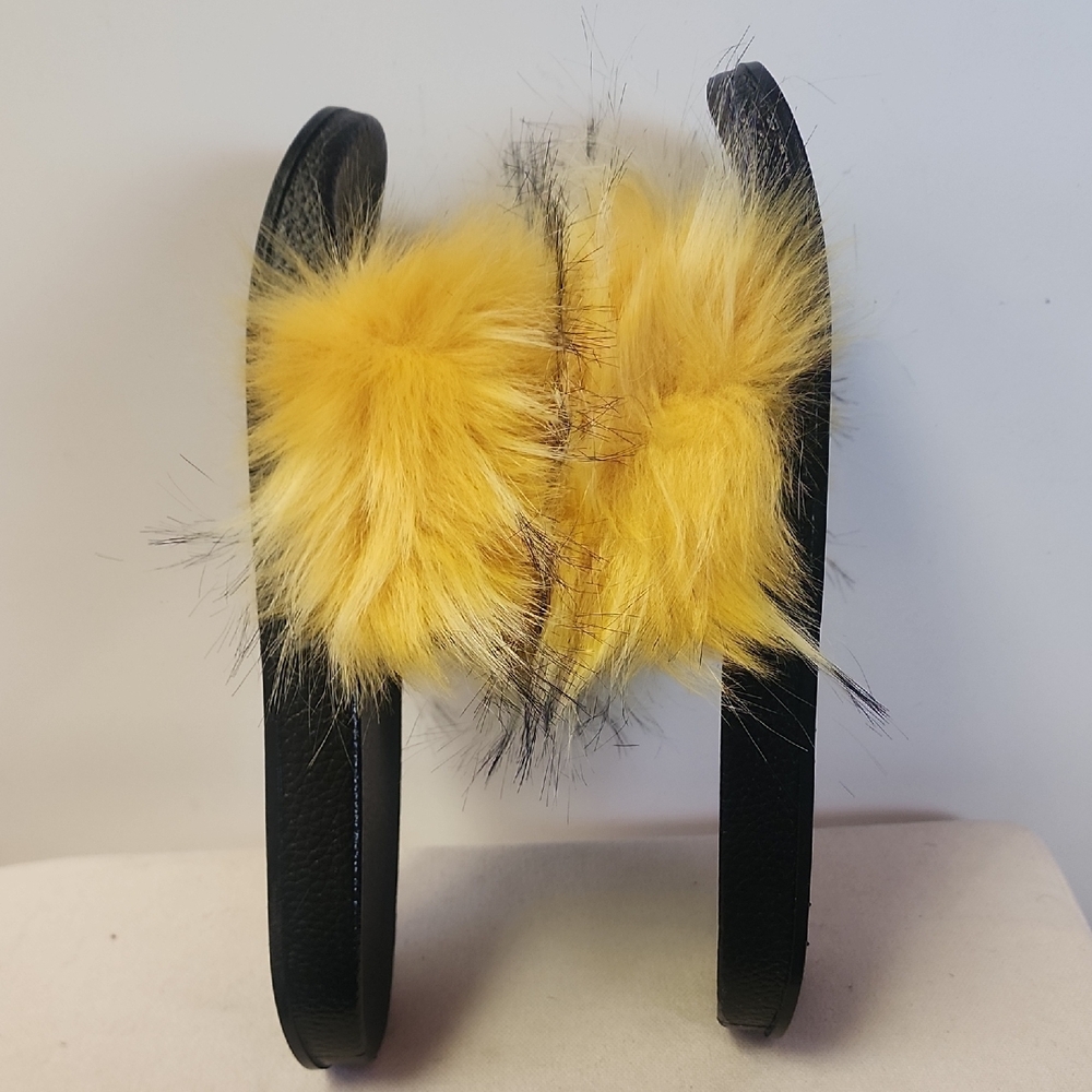 NIB. Set Of 2 Yellow and Blue Furry Slide Sandals. - Picture 7 of 12